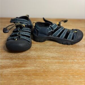 Keen Kids'‎ Black and Blue Adventure Sandals